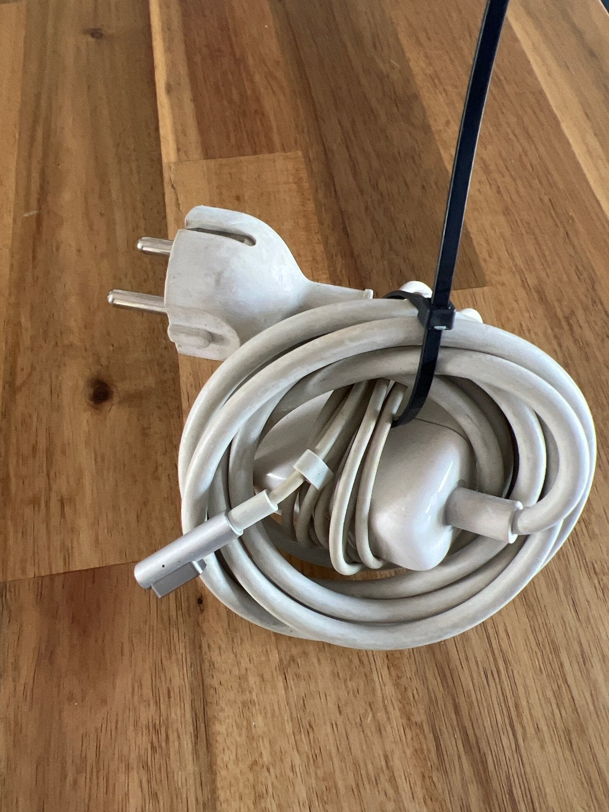 Apple MagSafe 1 Oplader (60W) voor MacBook Pro/Air, Ophalen of Verzenden, Gebruikt