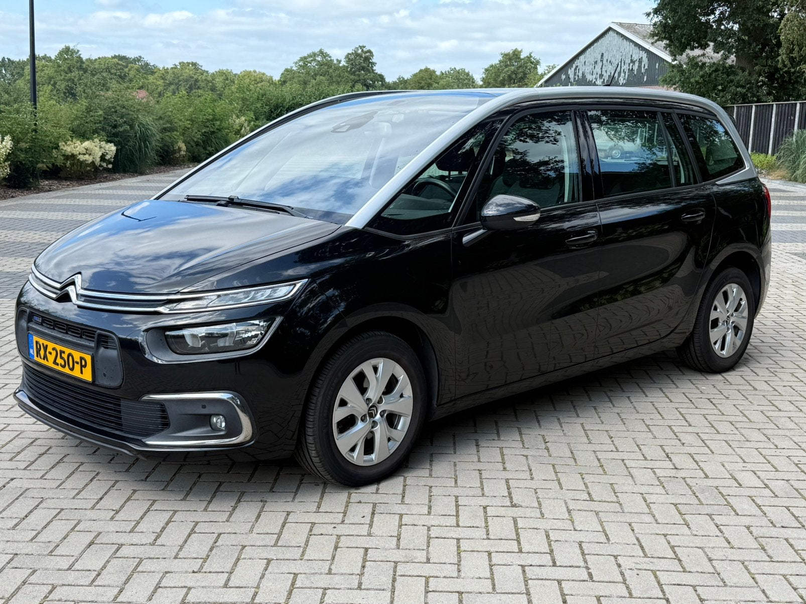 Citroën C4 1.2 Puretech 130pk S&S 2017 Zwart, Auto's, Voorwielaandrijving, Stof, 1199 cc, 7 stoelen