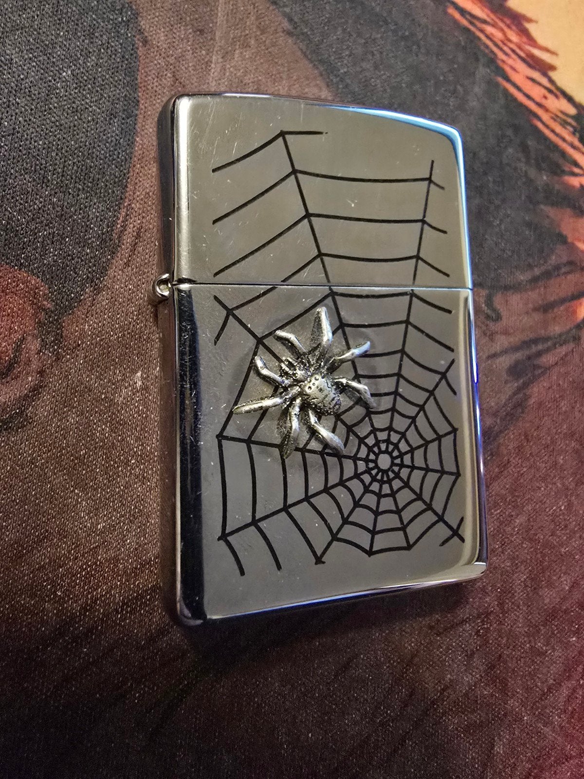 1994 limited edition zippo 3d spider in web, Ophalen of Verzenden, Zo goed als nieuw, Aansteker