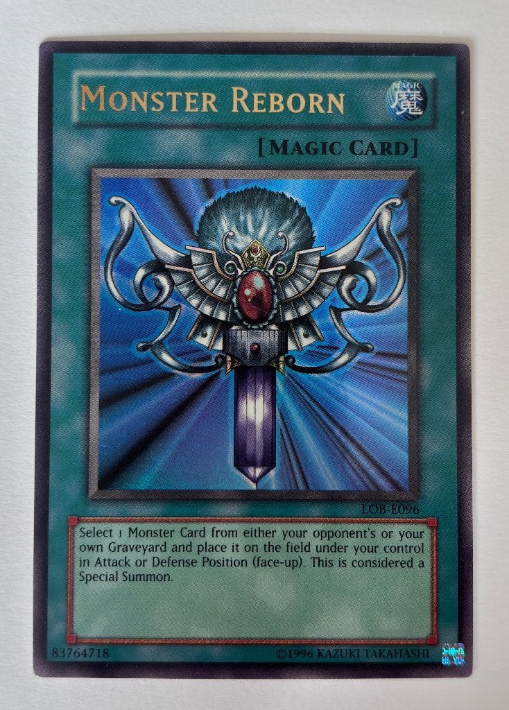 Yu-Gi-Oh! Monster Reborn LOB-E096, Ophalen of Verzenden, Gebruikt, Losse kaart