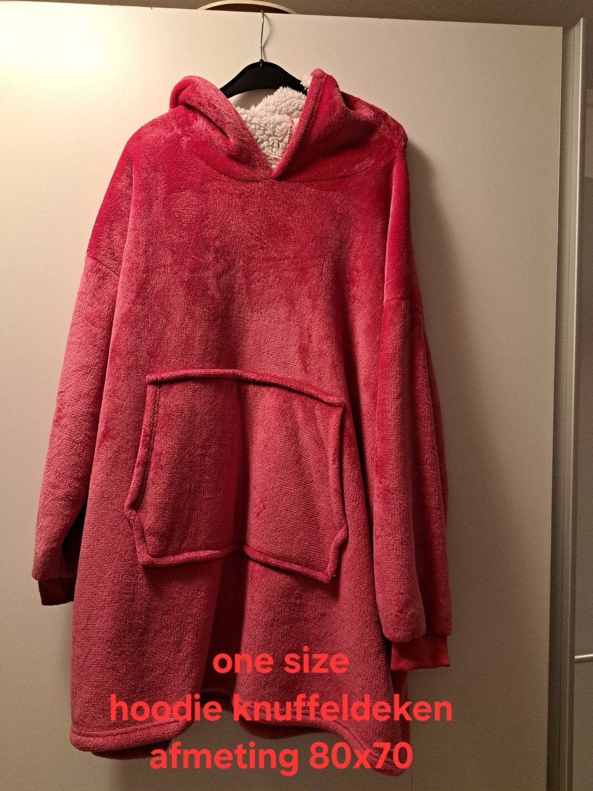 one size hoody knuffel deken 80x70 lang, Ophalen of Verzenden, Zo goed als nieuw, Maat 38/40 (M)