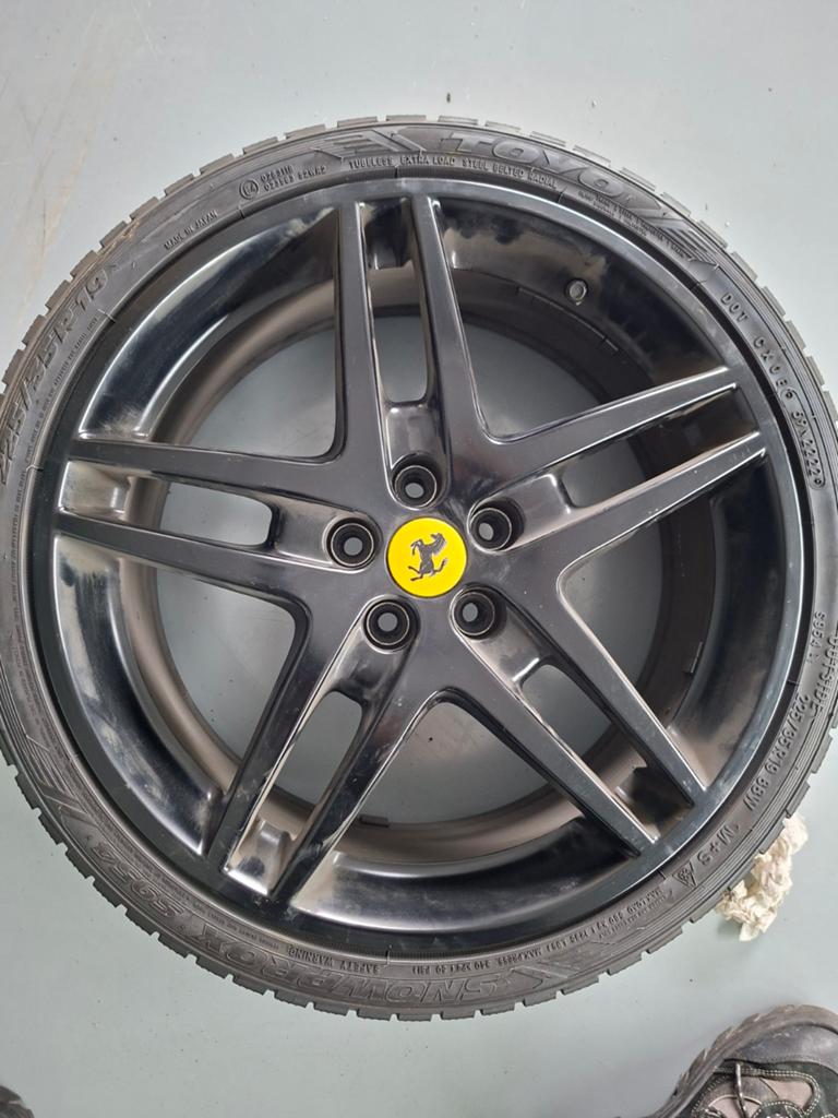 Ferrari 19 inch velgen met winterbanden (Pirelli Sottozero), Auto-onderdelen, Banden en Velgen, Ophalen of Verzenden, 19 inch