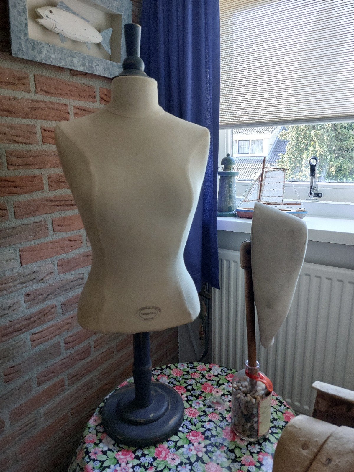 2 paspoppen 1 Vendome, 1 Stockman en schouderstuk., Ophalen