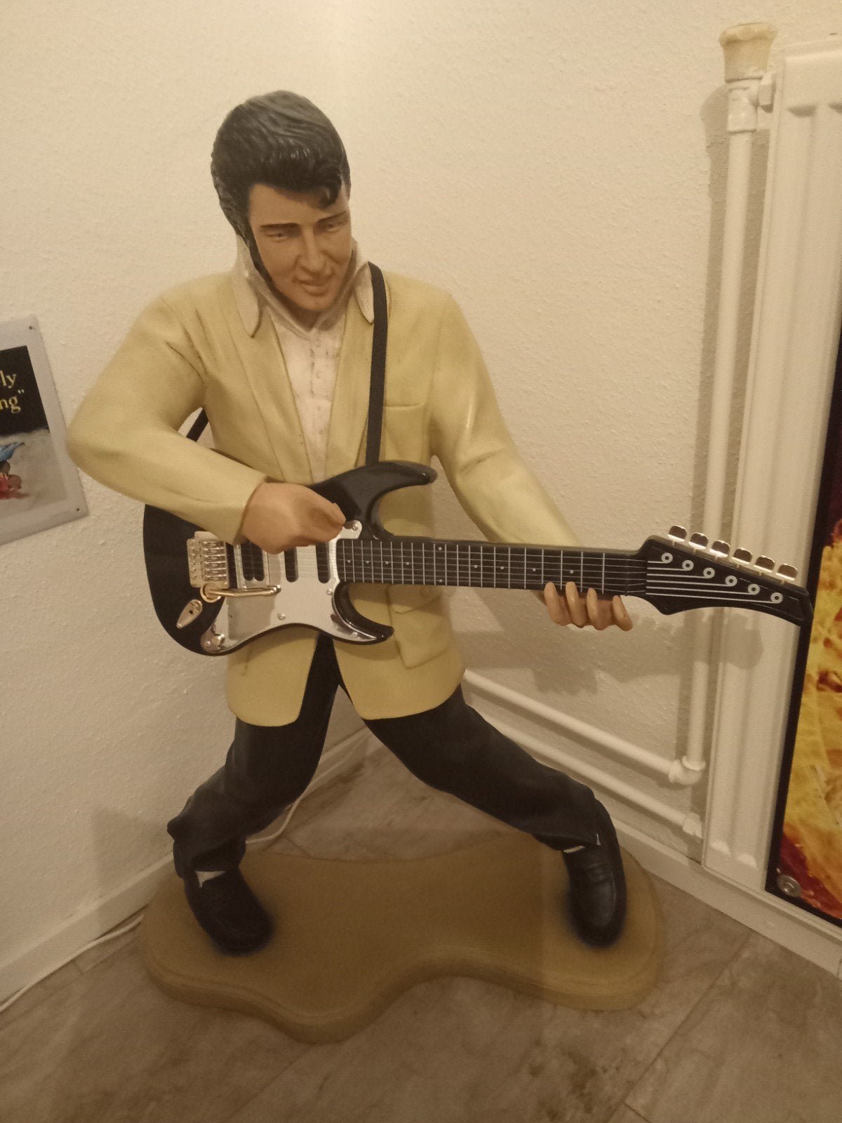 Elvis beeld met gitaar., Ophalen, Zo goed als nieuw, Pop, Beeldje of Miniatuur