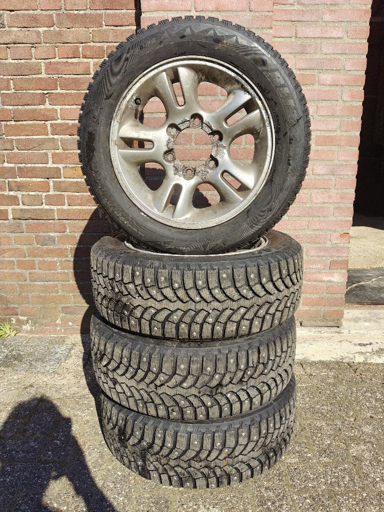 Ssang Yong | Carbage-Runners Wintereditie | Spikes | 6x139.7, Gebruikt, 16 inch, Banden en Velgen, Terreinwagen