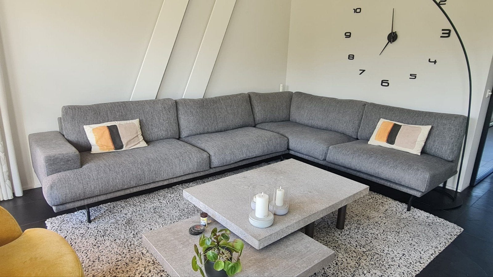 Moderne Hoekbank van Van Gils Wonen, Huis en Inrichting, Ophalen, Gebruikt, Hoekbank, 200 tot 250 cm
