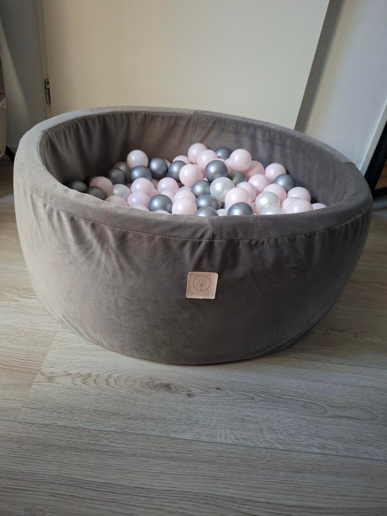 Misio Ballenbak Rond Velvet Grijs 90x30 met 150 Ballen, Kinderen en Baby's, Speelgoed | Overig, Zo goed als nieuw, Jongen of Meisje