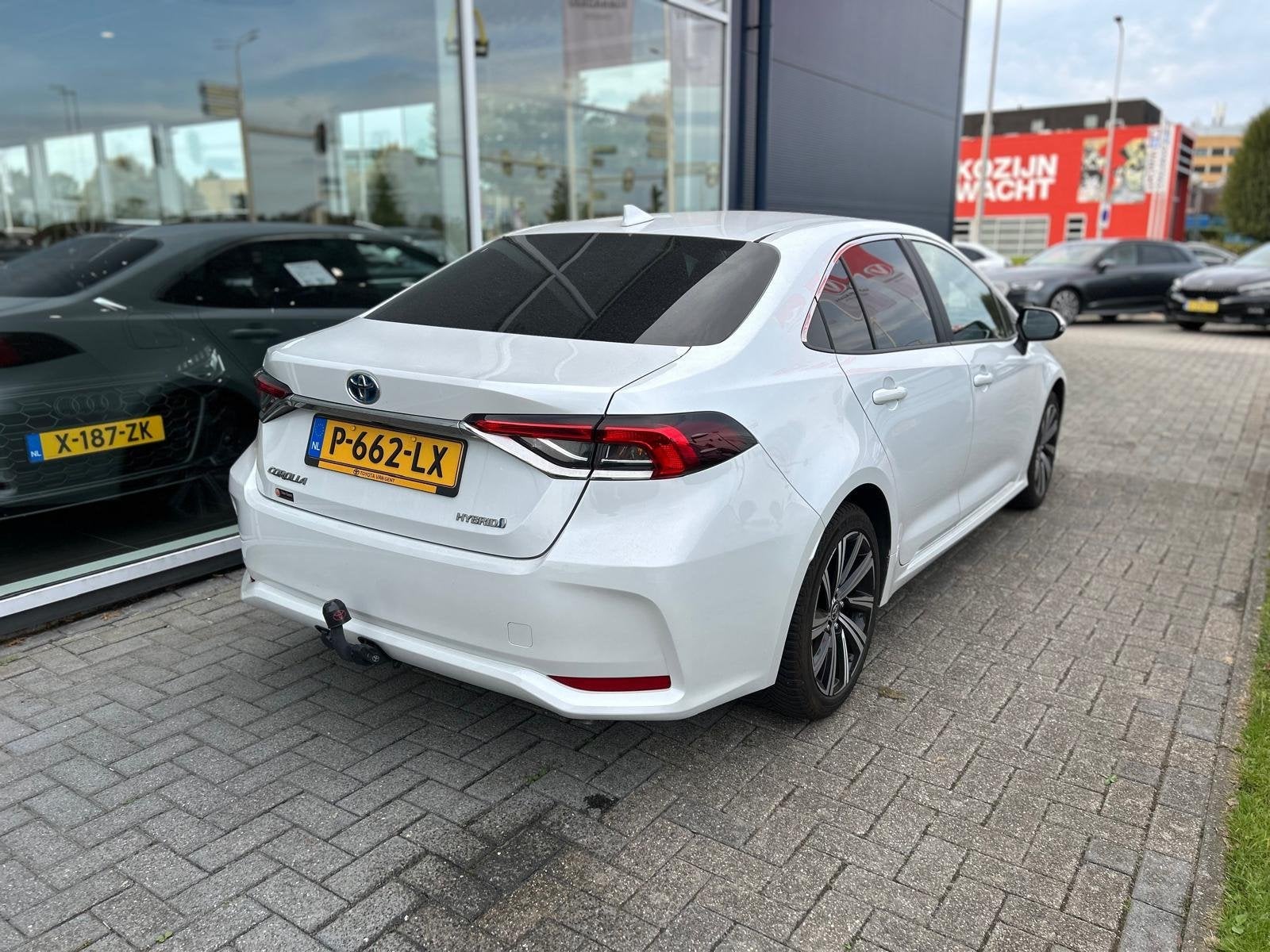 Foto 2 van Toyota Corolla 1.8 Hybrid Dynamic |1e eigenaar|NAP|Dealer on