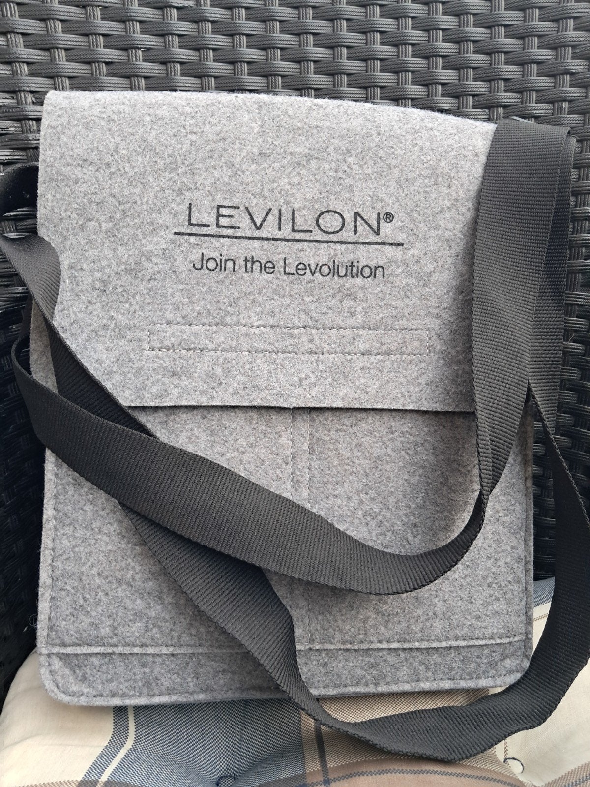 Levilon Schoudertas - Grijze Vilten Tas, Sieraden, Tassen en Uiterlijk, Tassen | Schoudertassen, Nieuw, Overige merken, Grijs