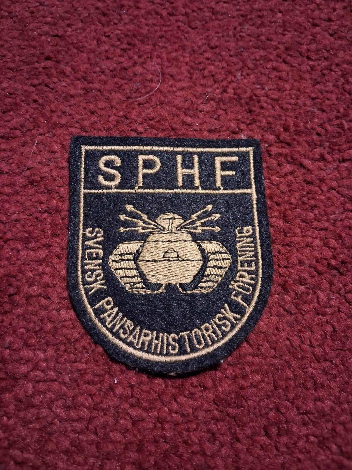 Mouwembleem Zweden.S.P.H.F. Pantservoertuigen en Tanks., Ophalen of Verzenden, Landmacht, Overige gebieden, Embleem of Badge