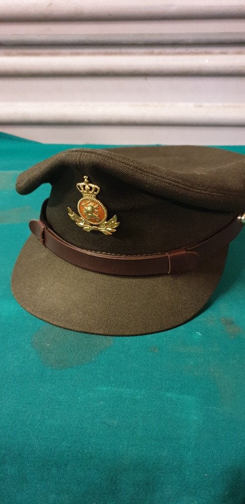 millitaire uni- khaki platte pet mrt officiers embleem, Ophalen of Verzenden, 'T Olde Gre-j, Info@toldegrej.nl, Endepoelstraat 20f Didam