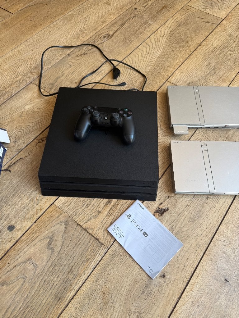 PlayStation 4 pro 1tb  moet nu weg, Ophalen, Zo goed als nieuw, 1 TB, Met 1 controller