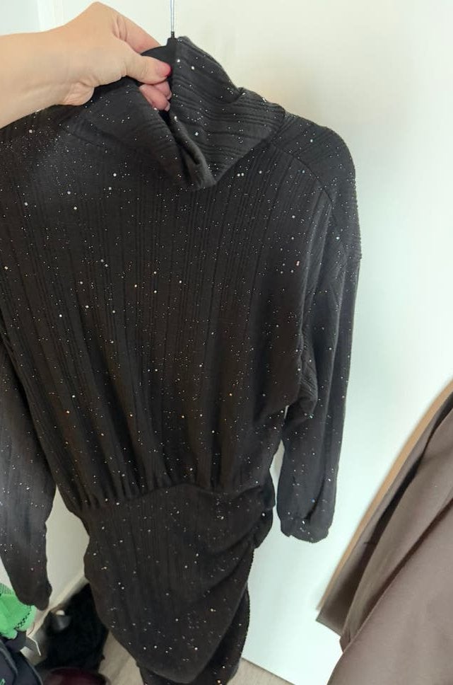 Zwart glitter jurkje, Kleding | Dames, Jurken, Maat 38/40 (M), Verzenden, Zwart, Zo goed als nieuw