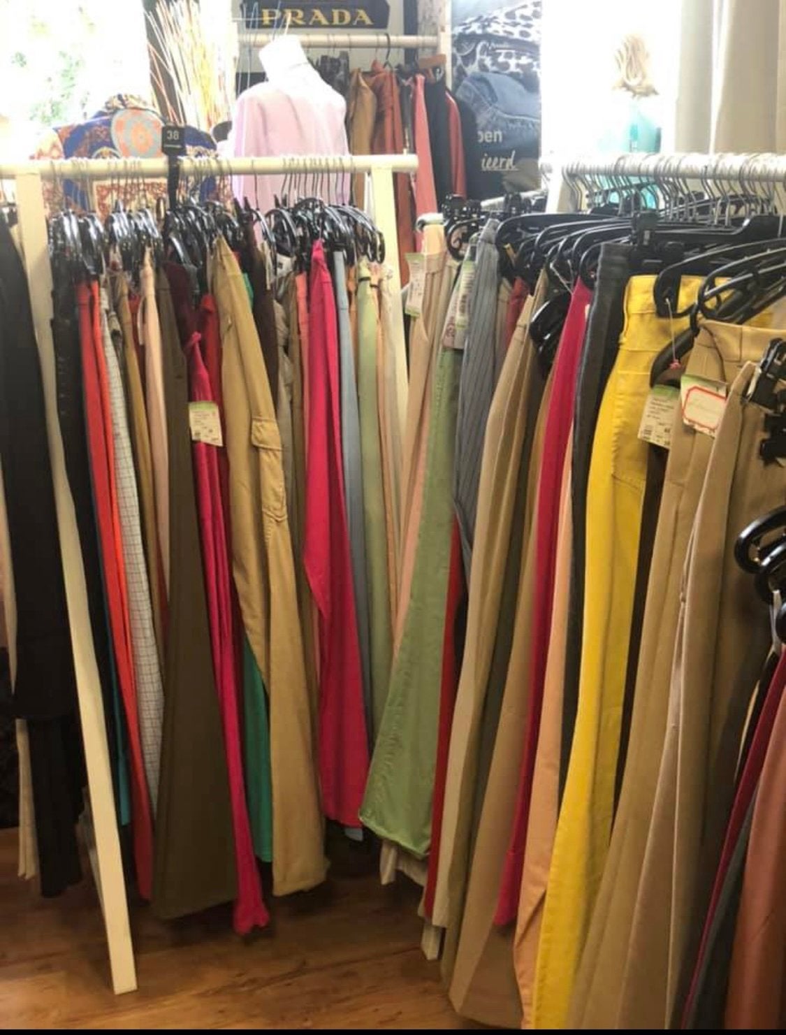PARTIJ MERKKLEDING – 1.000 STUKS, Kleding | Dames, Ophalen, Zo goed als nieuw