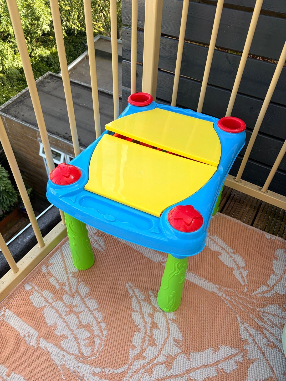 Zand- en watertafel met speelgoed, Ophalen, Gebruikt