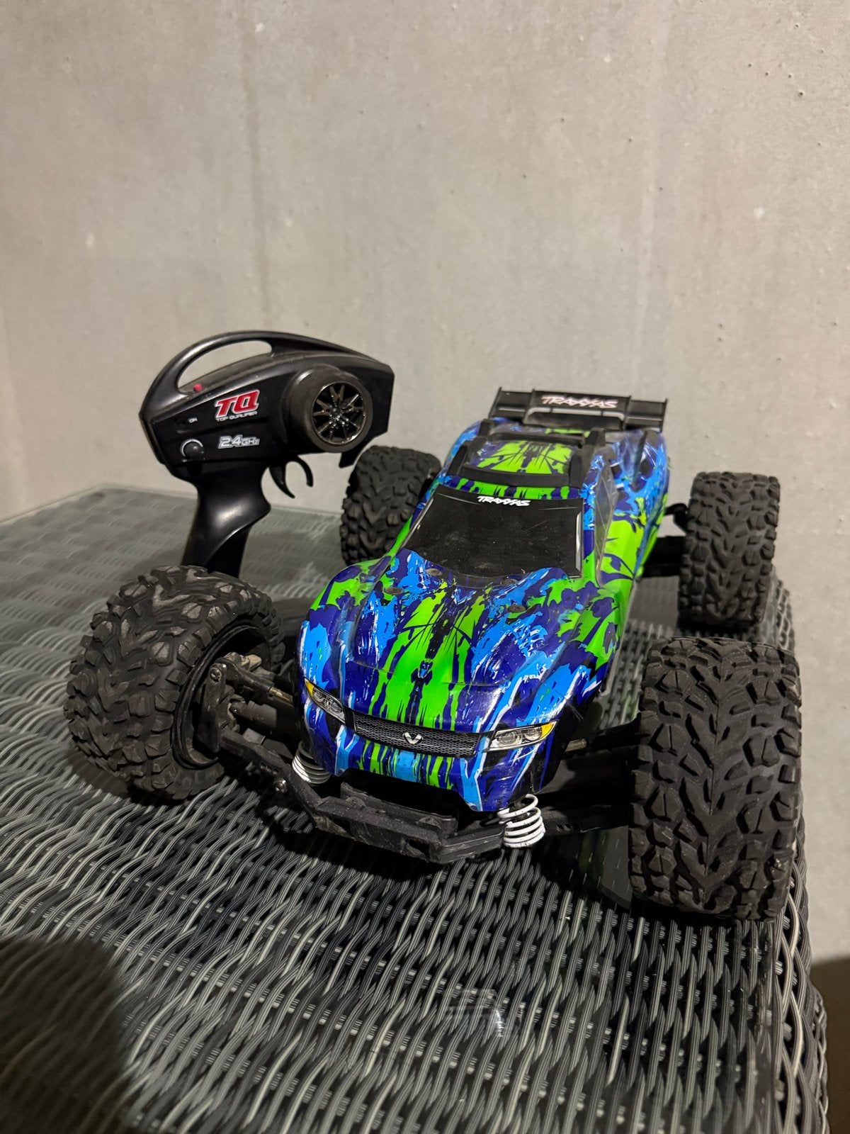 Afstandbestuurbare auto, Hobby en Vrije tijd, Modelbouw | Radiografisch | Auto's, Ophalen, Overige schalen, Auto offroad