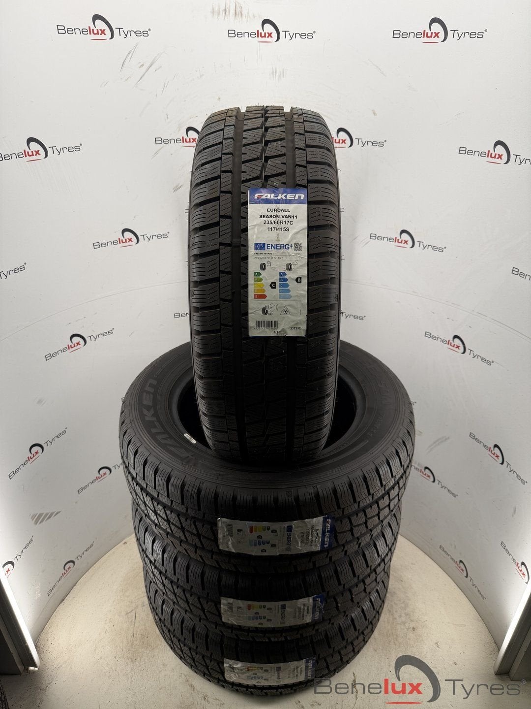 4s 235/60R17c 235/60R17 235/60 R17c R17 235/60/17 2356017, Ophalen, Bestelwagen, -, -