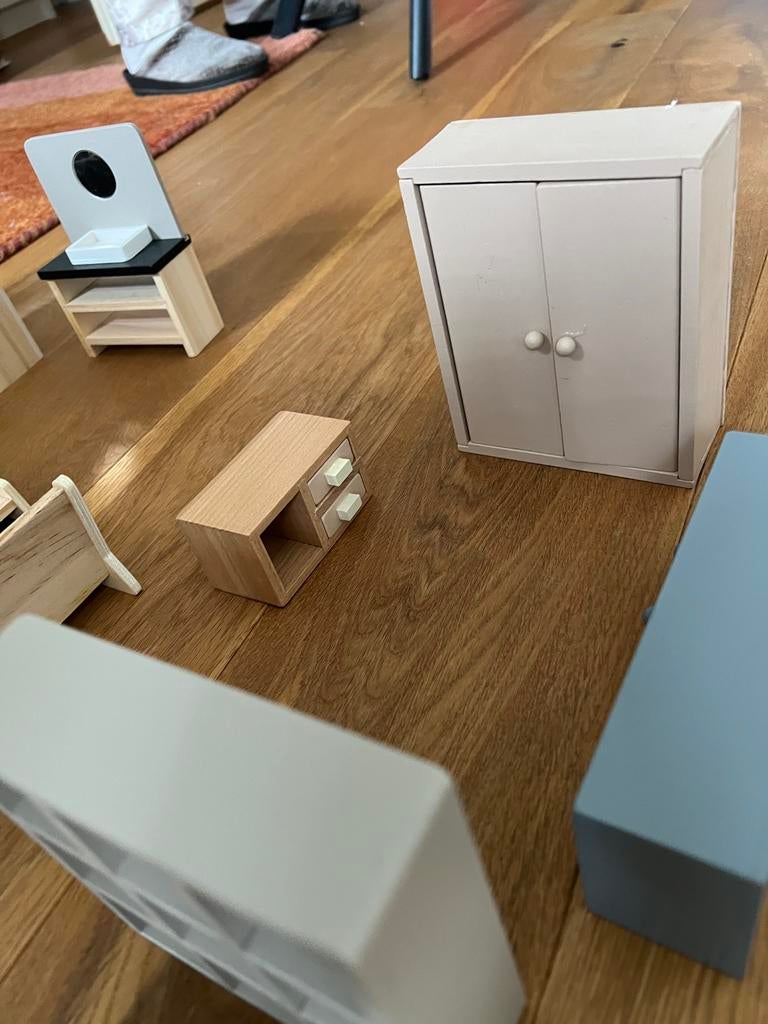 Poppenhuis inrichting Petit Amelie, Verzamelen, Poppenhuizen en Toebehoren, Ophalen, Zo goed als nieuw, Poppenhuis