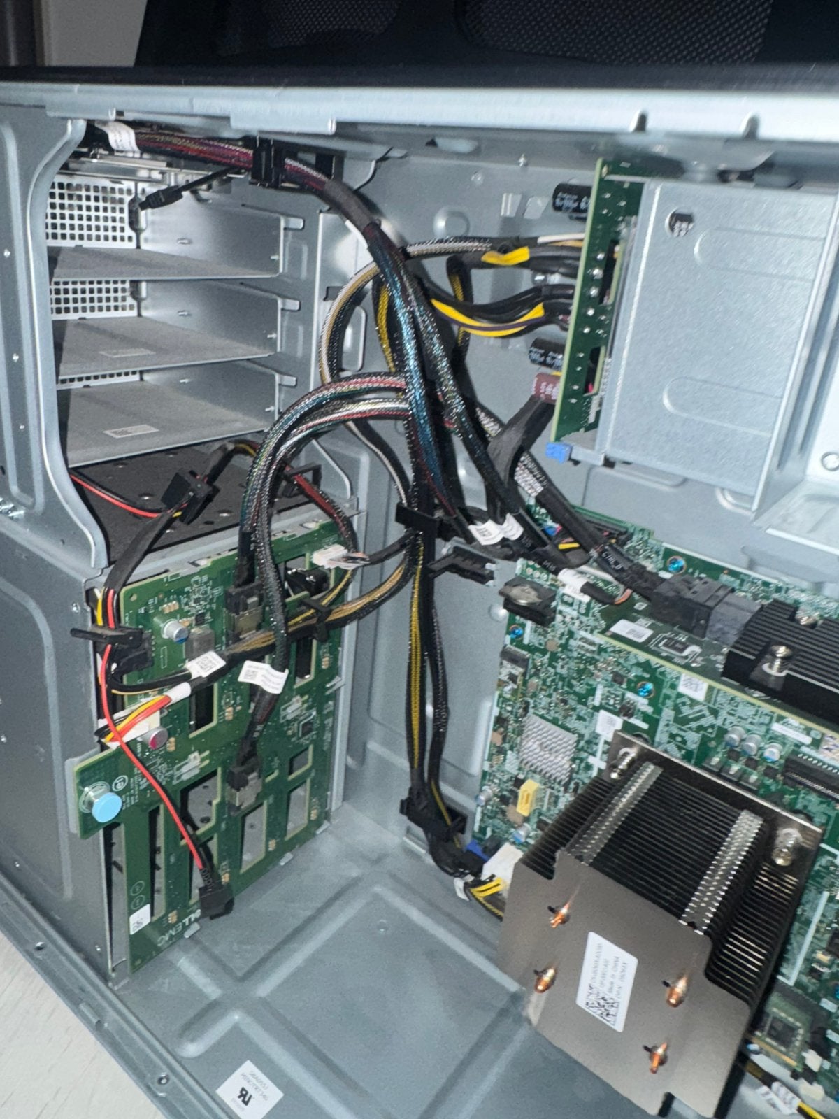 Dell EMC PowerEdge T340 Server - 10,4TB SAS - Dual PSU, Computers en Software, Ophalen, Zo goed als nieuw