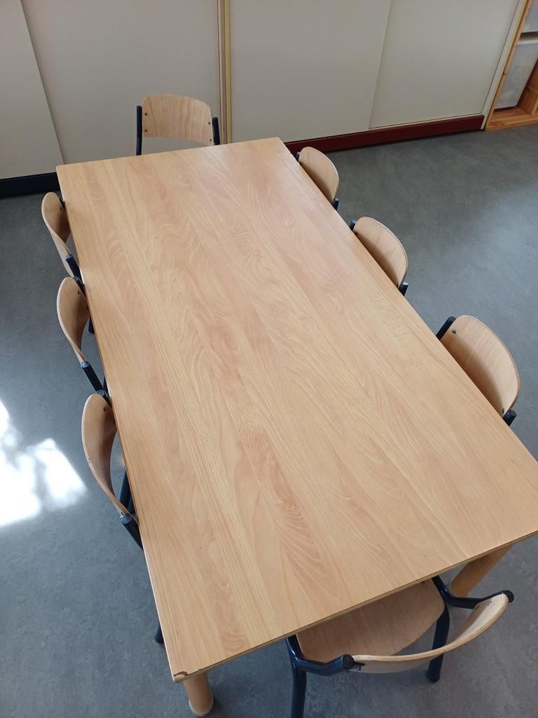 Grote houten tafel met 8 stoelen voor kinderen, Ophalen, Gebruikt, Vijf, Zes of meer stoelen