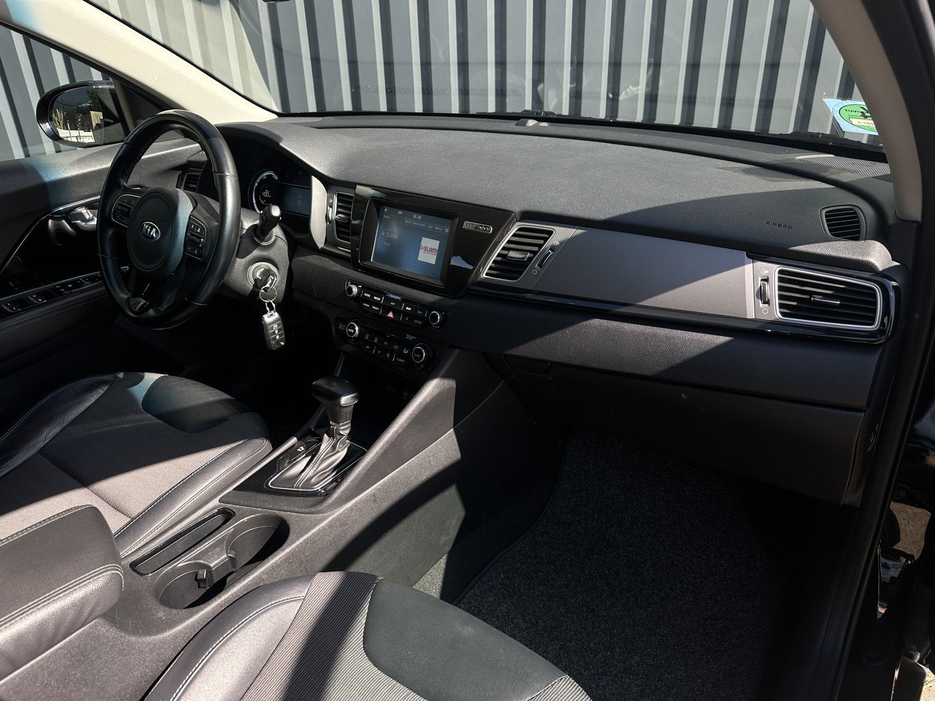 Kia Niro 1.6 GDi 141 pk Hybrid DynamicLine Carplay, Camera, Gebruikt, Met garantie (alle), Zwart, SUV of Terreinwagen