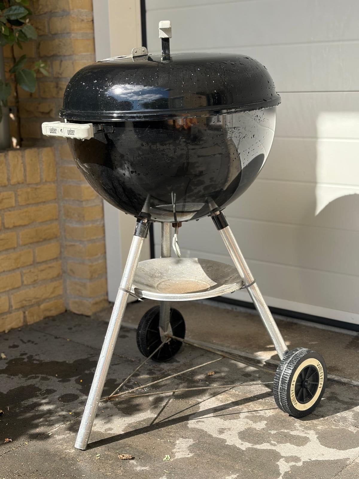 Mooie weber barbeque perfect voor dit mooie weer, Ophalen, Zo goed als nieuw