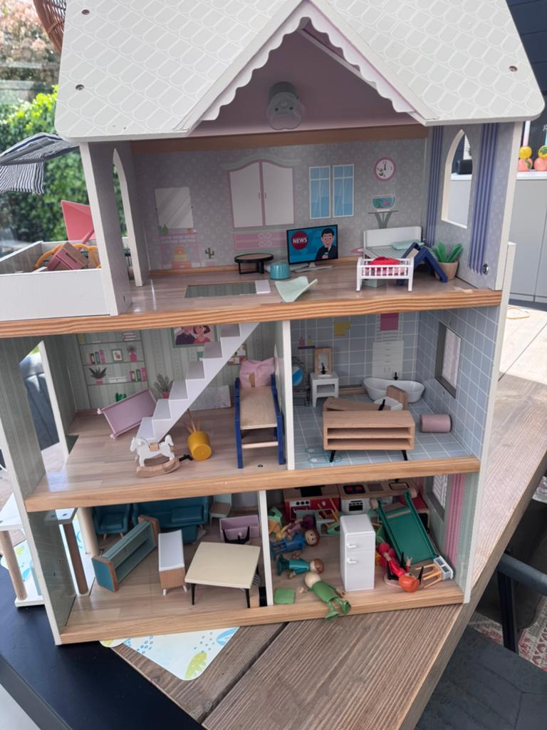 Poppenhuis incl accessoires, Ophalen, Gebruikt, Poppenhuis