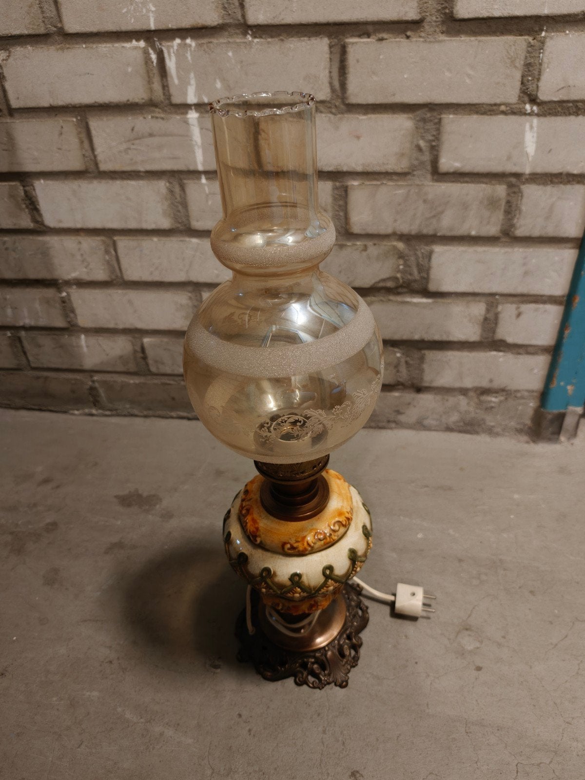 Vintage olielamp stijl tafellamp met glazen kap, Antiek en Kunst, Ophalen