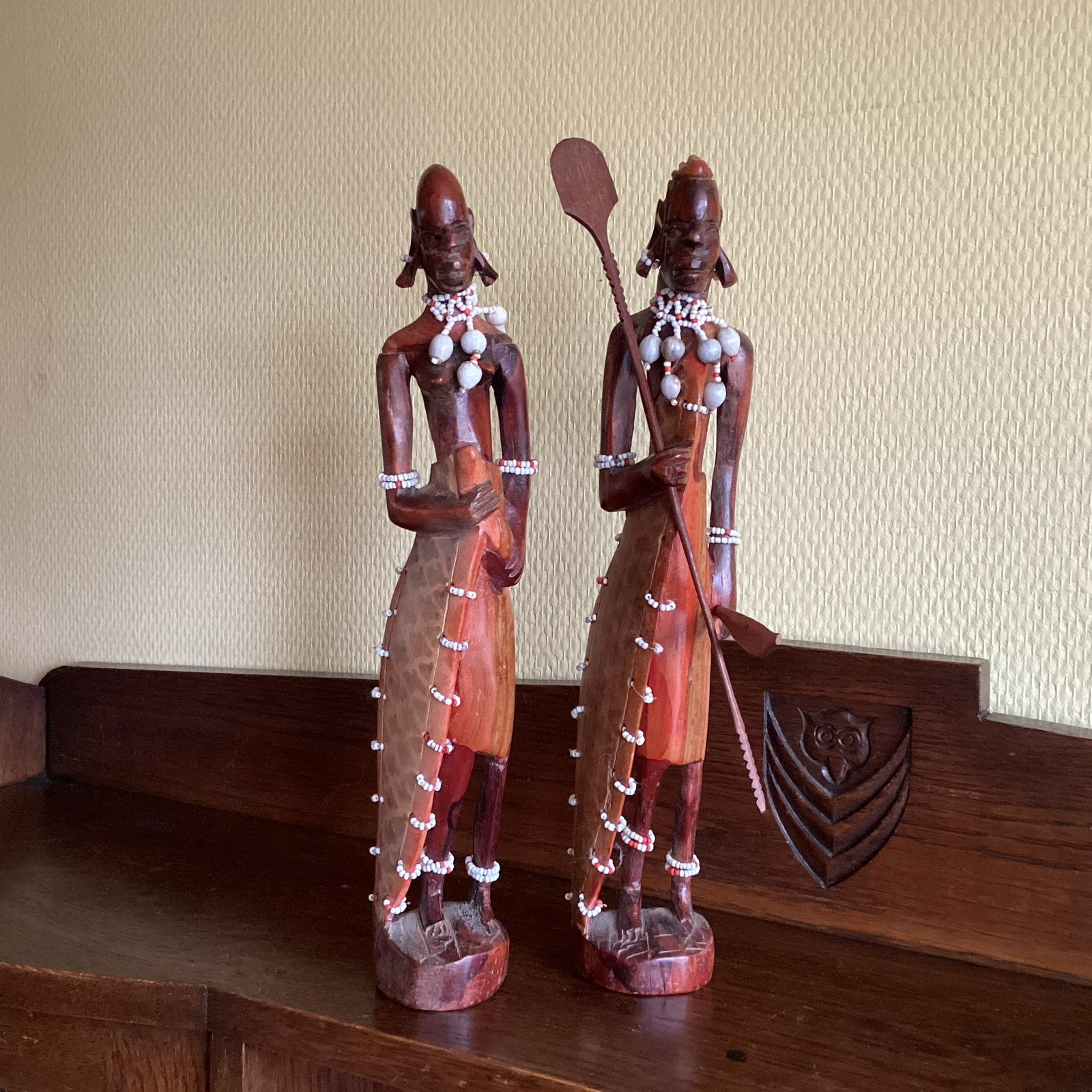 2x Afrikaanse beelden, Masai krijgers 29,5H+30,5H, SAMEN 10€, Antiek en Kunst, Hout, Bruin, Afrika, Handgemaakt