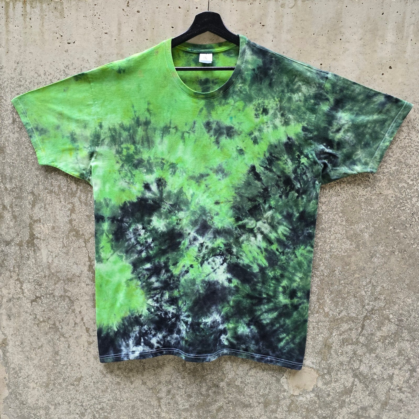 Groen zwart tie dye fret & maan print tshirt unisex maat 4XL, Kleding | Heren, Grote Maten, Spiral Creaties, Shirt, Nieuw, Ophalen of Verzenden