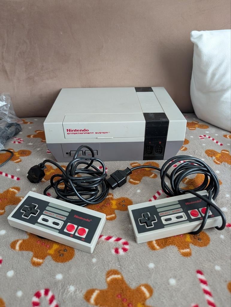 Nintendo Entertainment System (NES) met 2 controllers, 2 spelers, Ophalen, Gebruikt, Vanaf 3 jaar
