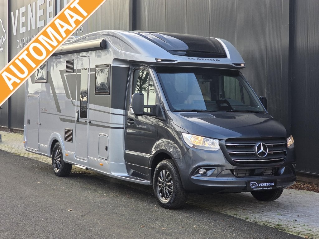 Adria Coral Supreme MB 670 DL, Caravans en Kamperen, Campers, Automaat, 7 tot 8 meter, Bedrijf, Diesel