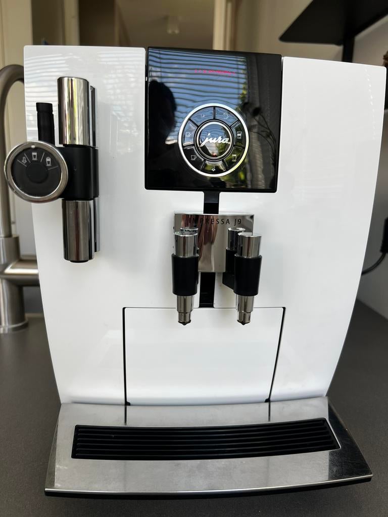 Jura Impressa J9.2 One touch cappuccino wit, Witgoed en Apparatuur, Koffiezetapparaten, Gebruikt, 10 kopjes of meer, Koffiemachine