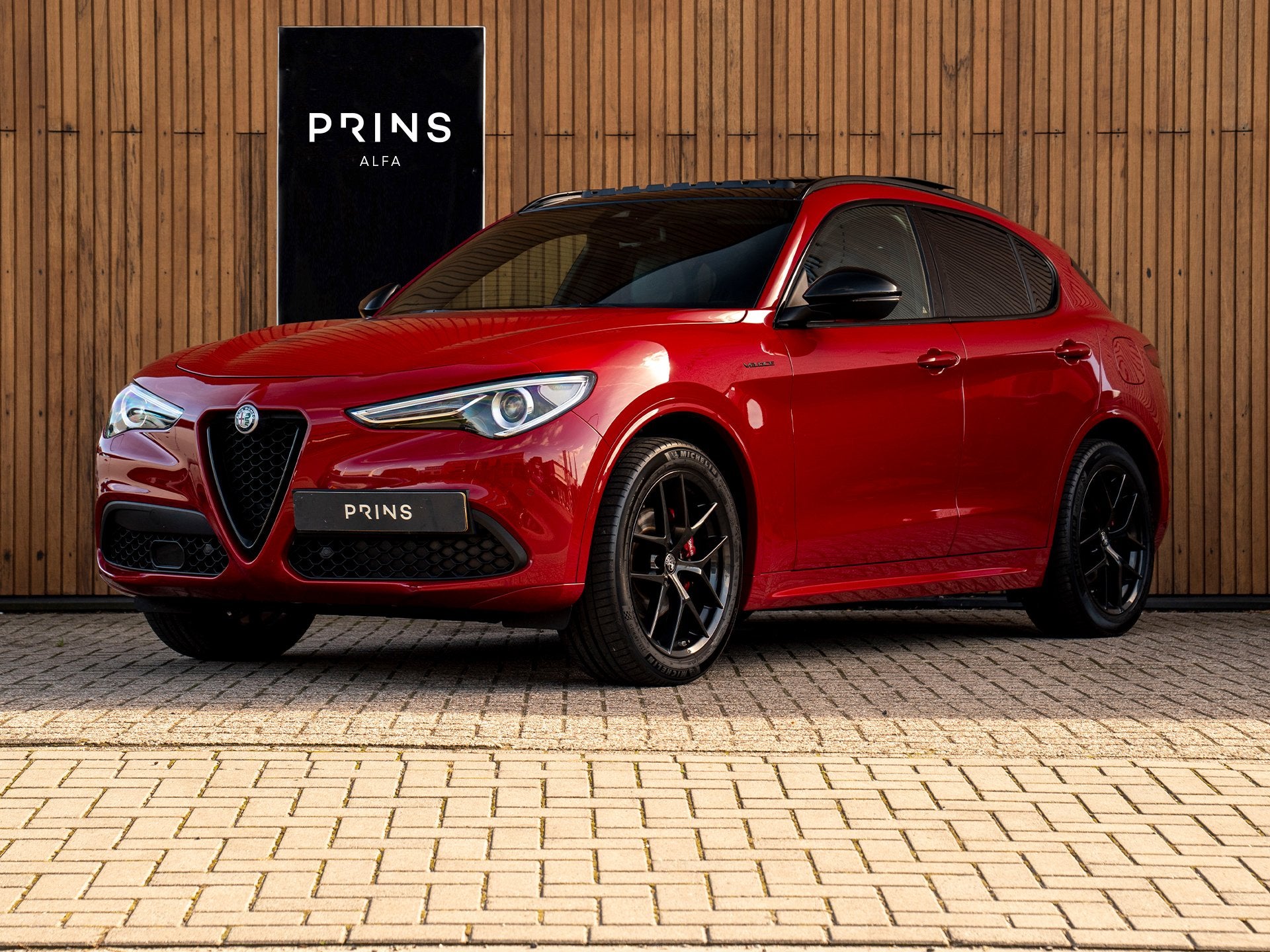 Alfa Romeo Stelvio 2.0T 280pk AWD Veloce | Pano-dak | CarPla, Auto's, Automaat, 4 cilinders, Met garantie (alle), Automatische klimaatregeling