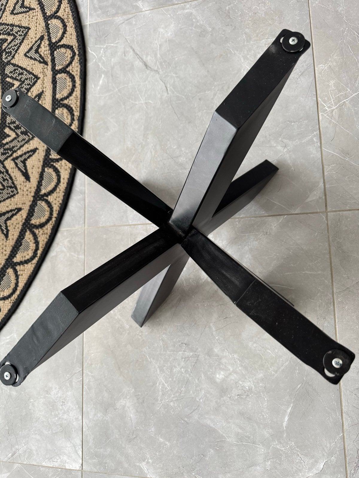 Zwarte metalen tafelpoot - Spinonderstel voor salontafel, Huis en Inrichting, Ophalen, Tafelpoot, 50 tot 100 cm, Zo goed als nieuw