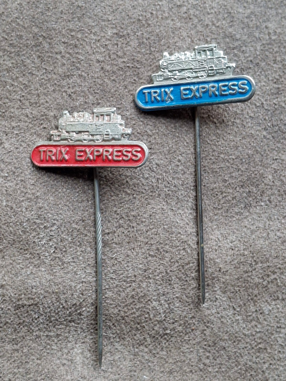 Speldjes Trix Express  (Trein / Locomotief), Ophalen of Verzenden, Gebruikt