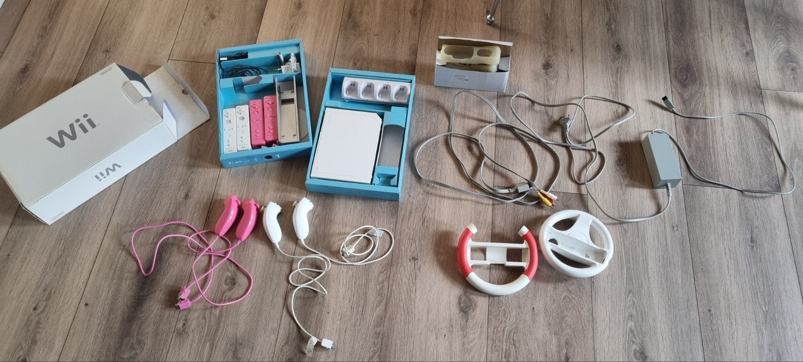 Wii compleet met 17 spellen, Ophalen, Gebruikt, Met 3 controllers of meer, Met games