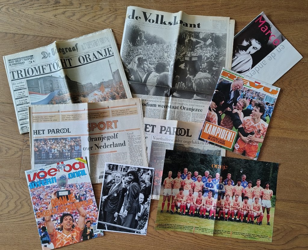 Oranje Europees Kampioen 1988 (kranten, tijdschriften, foto), Verzamelen, Tijdschriften, Kranten en Knipsels, Ophalen of Verzenden