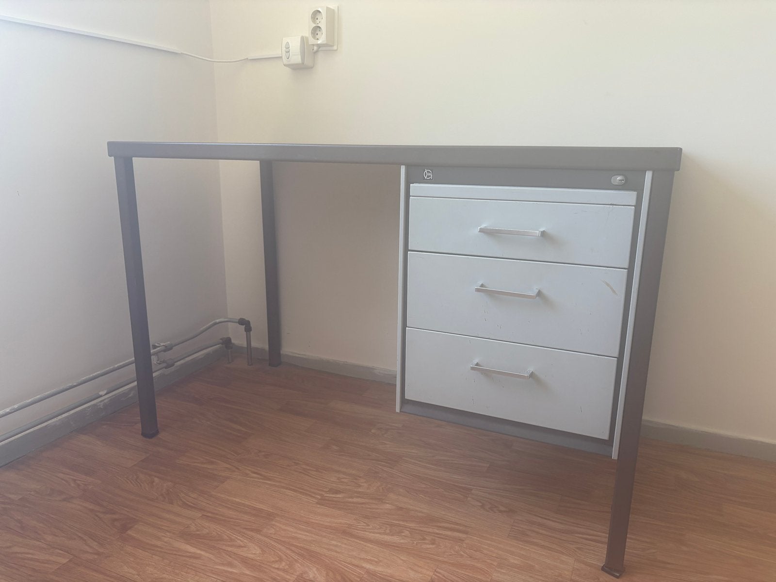 Vintage stalen bureau van Gispen, Ophalen, Gispen, Gebruikt, 120 cm