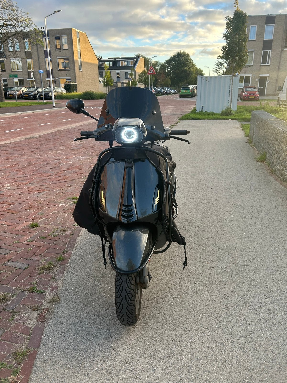 Vespa sprint 45 km/u - Zwart, Goed Onderhouden, Fietsen en Brommers, Ophalen, Gebruikt, Overige modellen, Maximaal 45 km/u
