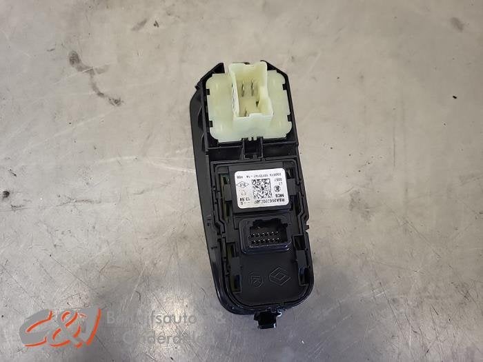 Elektrisch Raam Schakelaar van een Renault Trafic, Gebruikt, -, Renault, -