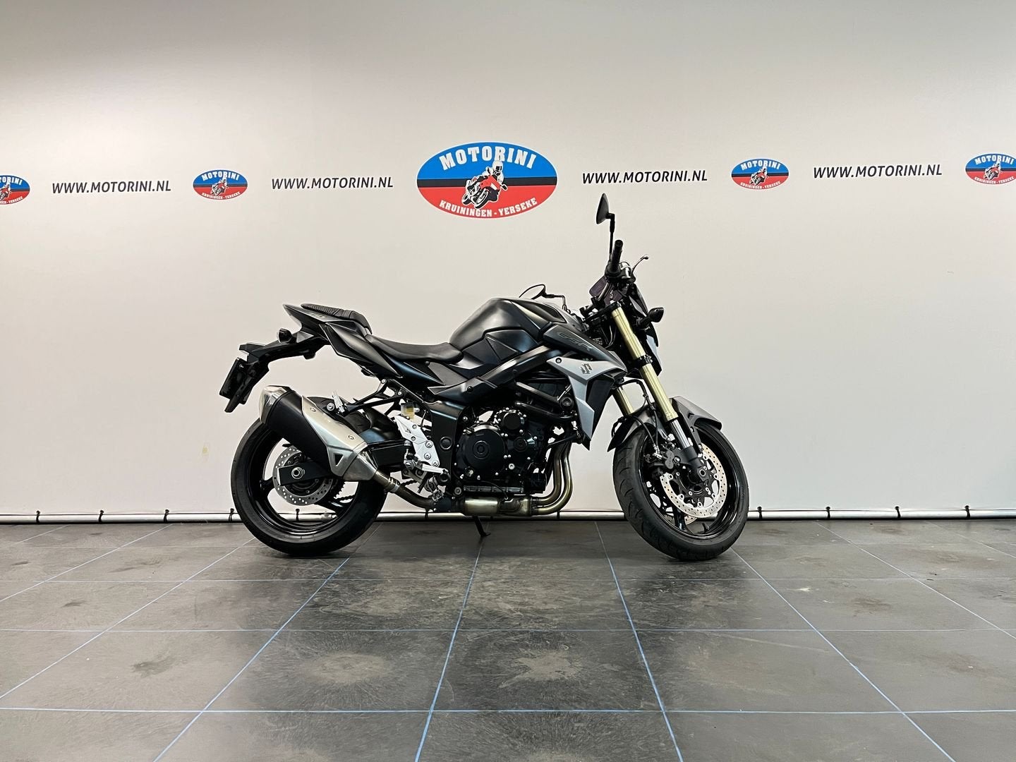 SUZUKI GSR 750 A (bj 2015) 27,253 km, Motoren, Motoren | Suzuki, SUZUKI, 4 cilinders, Motorrijbewijs A, Bedrijf