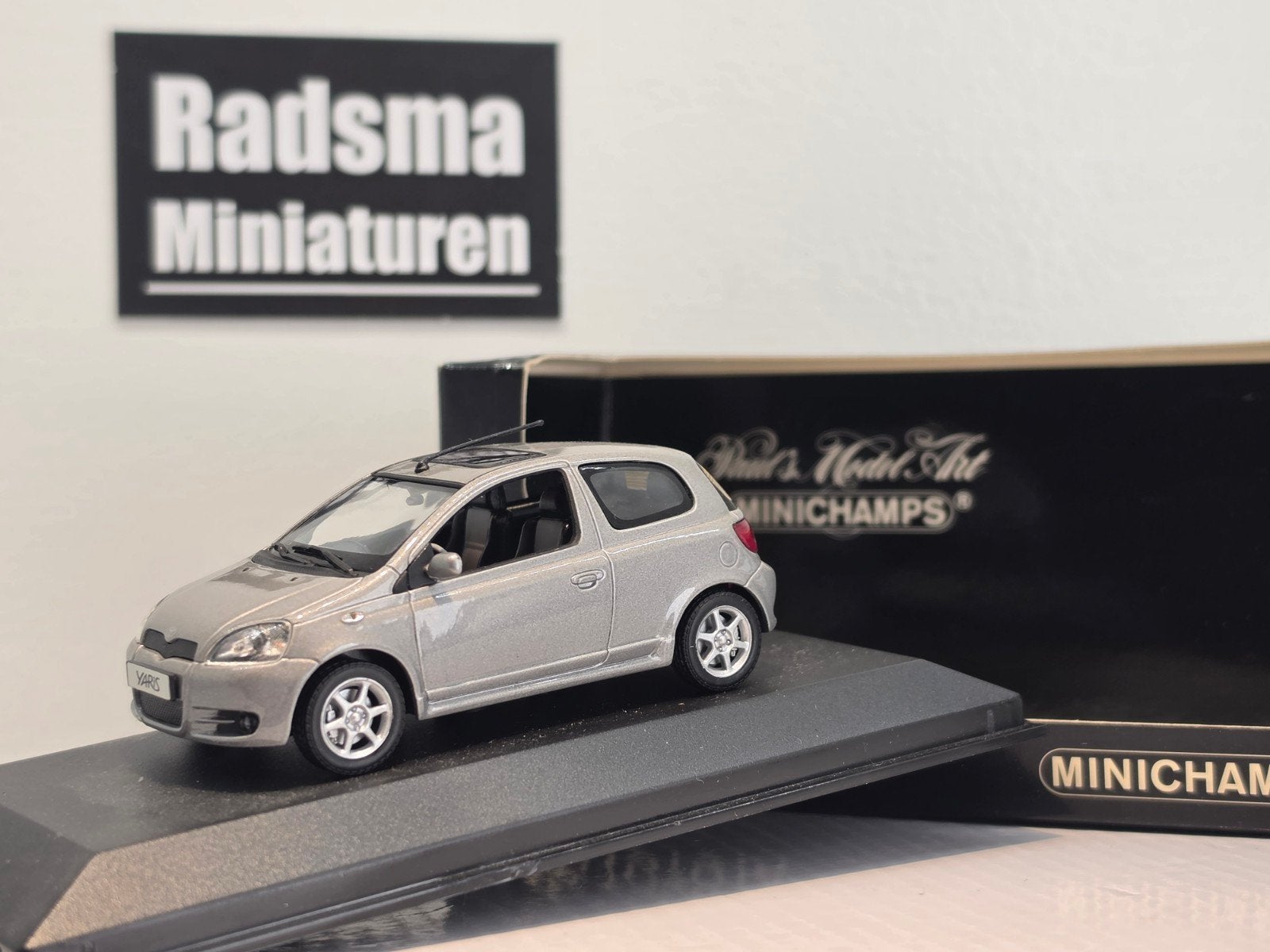 Toyota Yaris T-Sport - phase1 - 1:43 Minichamps, Auto, Ophalen of Verzenden, Zo goed als nieuw, MiniChamps