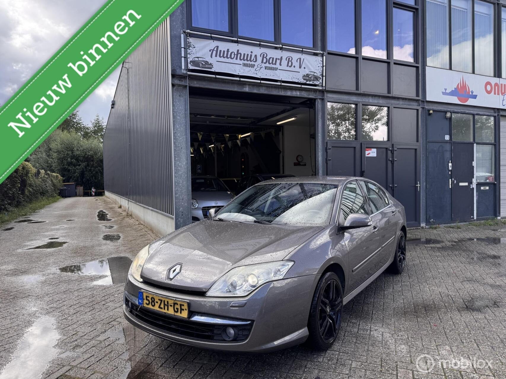 Renault Laguna 2.0 16V Dynamique Airco! Xenon! Nieuwe APK! N, Auto's, Laguna, Gebruikt, Zwart, 4 cilinders