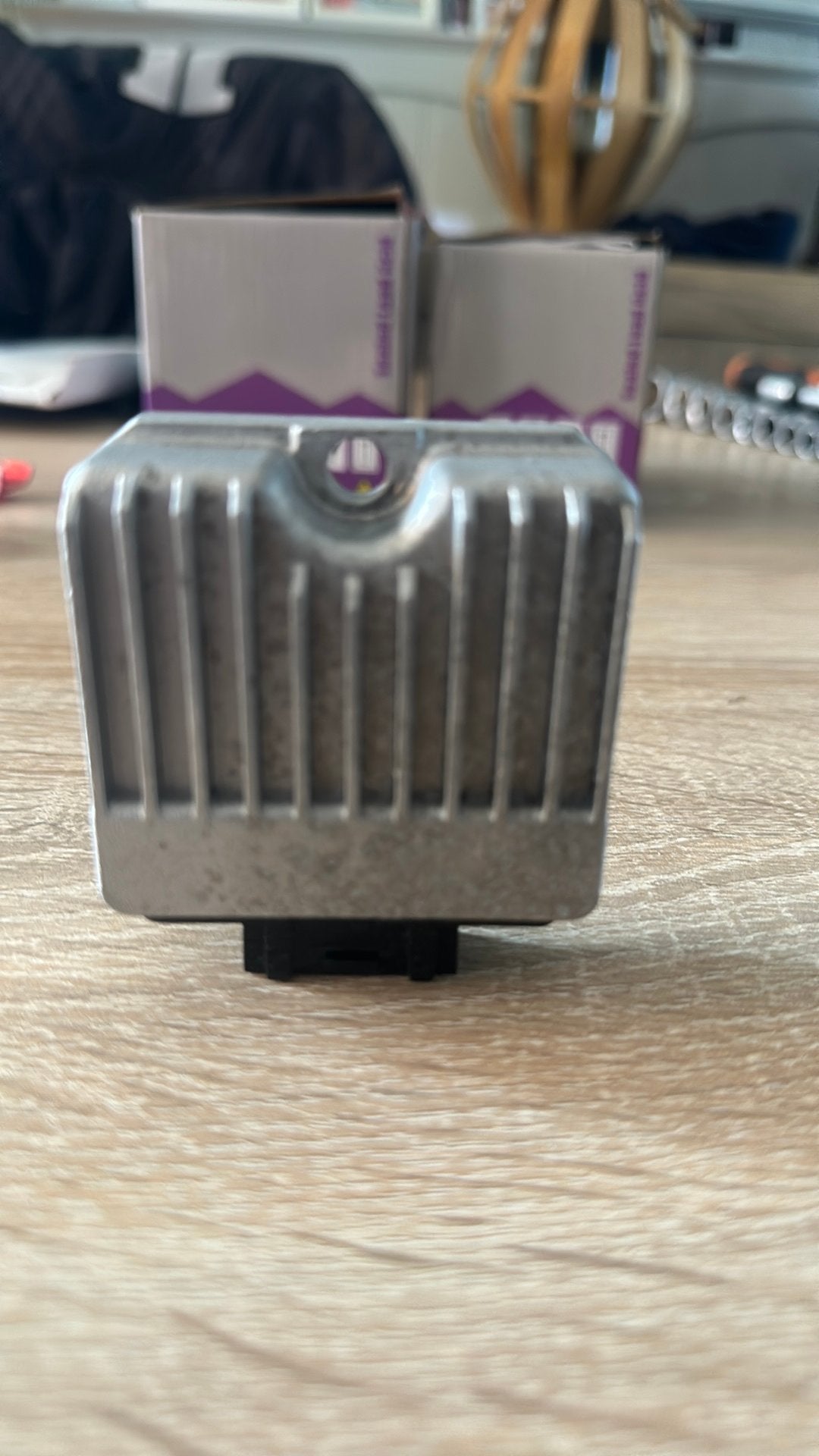 Melozy spannings regelaar vespa lx 50, Ophalen, Zo goed als nieuw