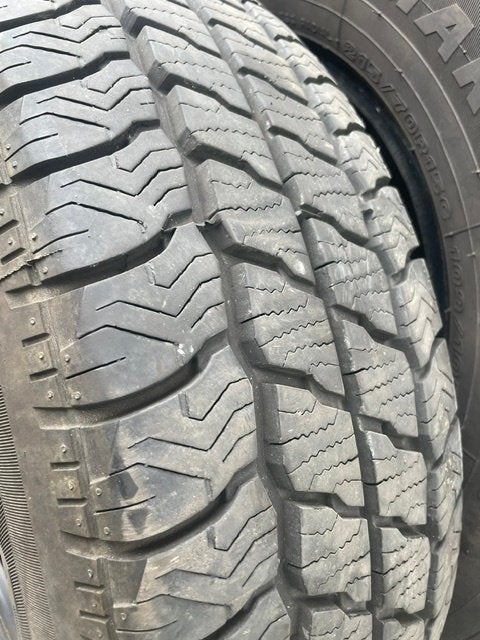 light truck banden Maxxis 215/70/15 (moeten weg), Ophalen, 15 inch, All Season, Band(en)