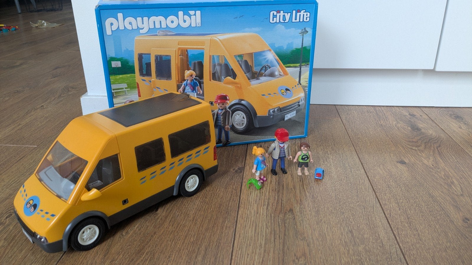PLAYMOBIL City Life Schoolbus 6866