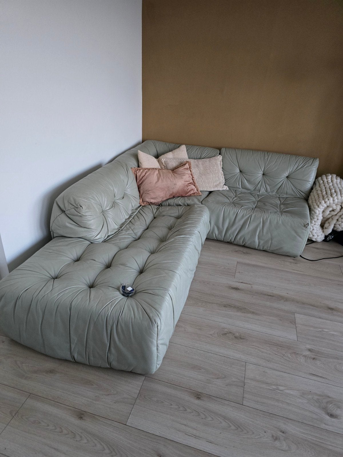 Jaren 70 vintage Roche Bobois bank, Gebruikt, Leer, Ophalen of Verzenden, 150 cm of meer