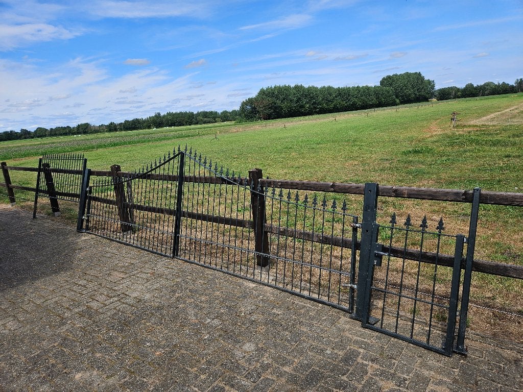 Gegalvaniseerde en gepoedercoate ijzeren toegangspoort, Ophalen, Gebruikt, IJzer, 200 cm of meer