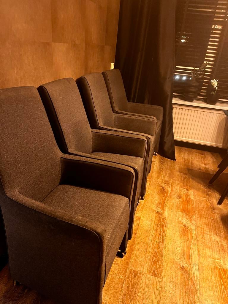 Luxe eetkamerstoelen met wielen - comfortabel en modern, Huis en Inrichting, Stoelen, Gebruikt, Overige kleuren, Vier, Stof